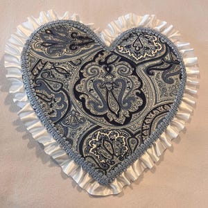 11.5” Spring Paisley Heart Wreath attachment summer