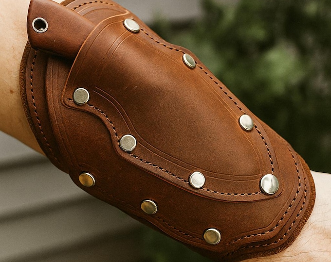 Handmade Leather Wrist Cuff with Hidden Damascus Blade, Arm Guard -  Alternative Custom Leather Wristband, Anniversary gift