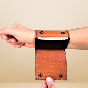 Monedero de cuero con monograma personalizado, tarjetero para la muñeca, billetera portátil, funda para puños de muñeca, regalo para padrinos de boda