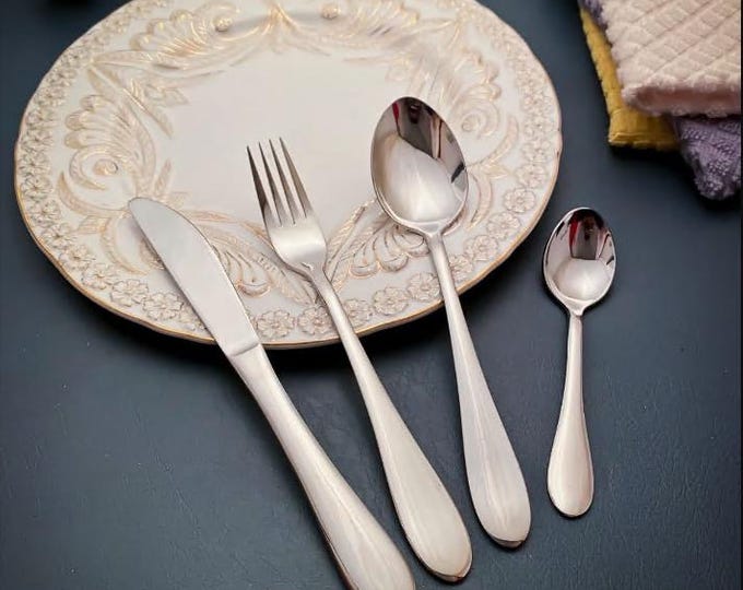 Flatware Set - service for 6 silverware made (24 Piece Set)