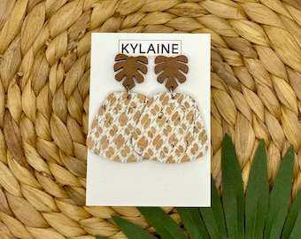 CORK:  Textured white wash basket weave leather earrings