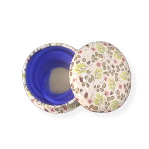Small Set of Knitting Stitch Keeper Holder Hollow Tubing Cords in Tin Container