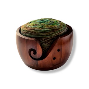 Yarn Bowl With Lid, Large Handmade Yarn Holder for Crocheting, Knitting Bowl  for Knitters With Wooden Crochet Hook, and Travel Bag Gift 