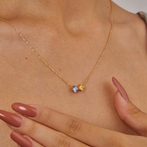 Gold Geburtsstein Halskette, anpassbarer Birthstone Schmuck für Mama, zierlicher 14K vergoldeter Anhänger, personalisiert für Mama, bestes Geschenk für Mama