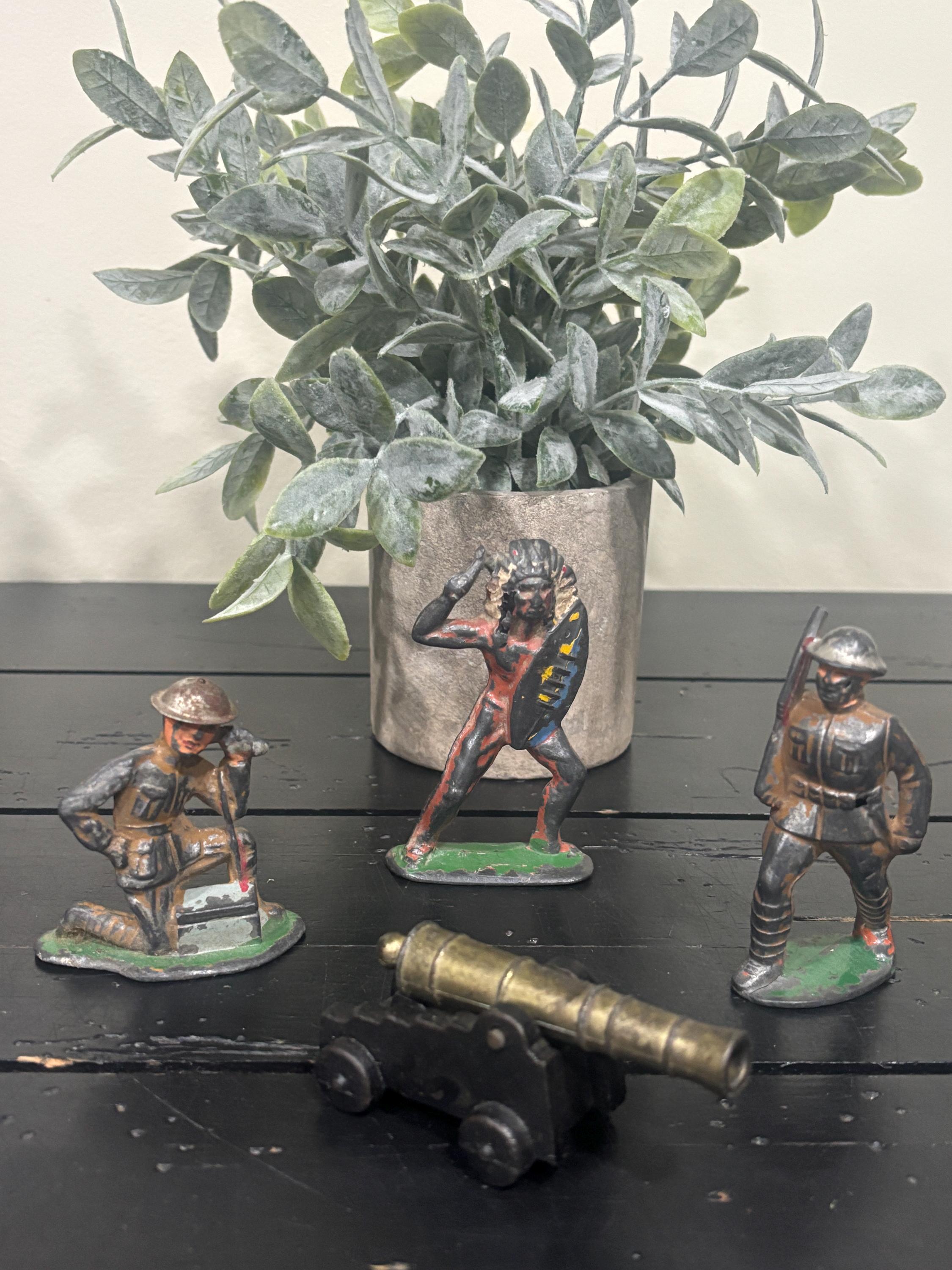 Vintage Barclay Lead Native American Indian or Metal Toy Soldier
