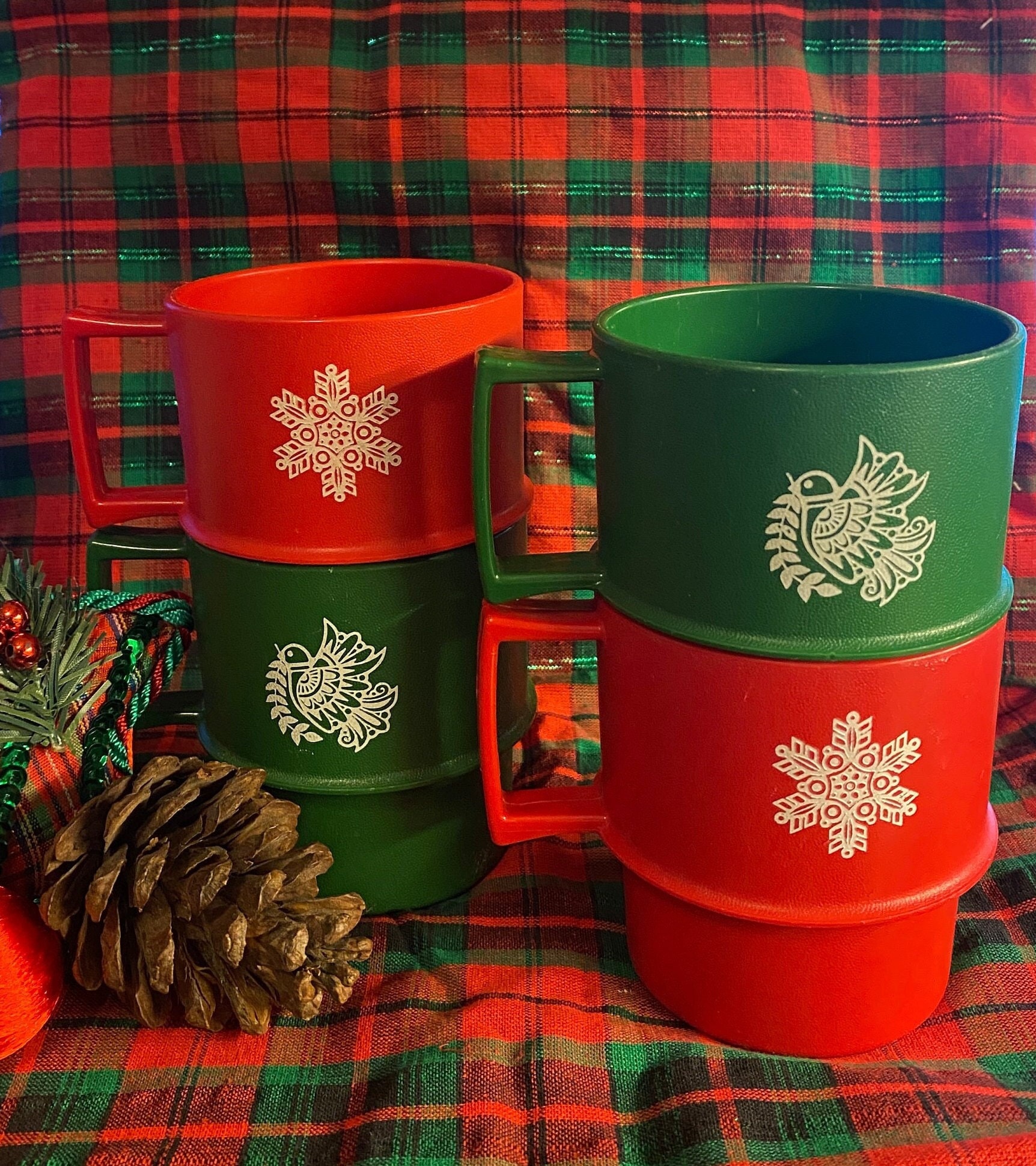 Set of 7 Vintage Tupperware Christmas Mugs 