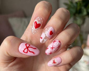 Valentine Press On Nails, Lace Heart & XOXO Handpainted Design, Almond Gel Tips, Reusable Manicure