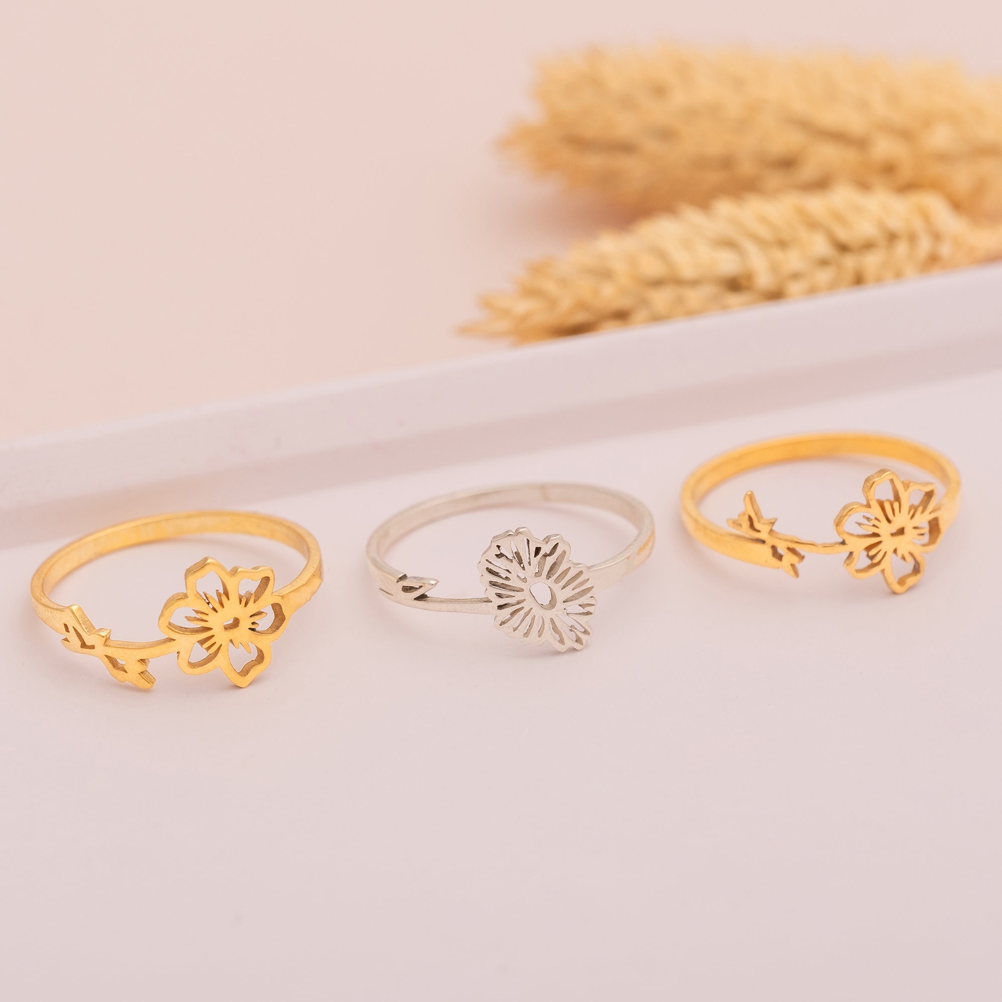 Personalized Flower Ring, Custom Birth Flower Ring, Birth Flower Jewelry, Dainty Floral Ring for Her, Gift for Grandma, Mother's Day Gift