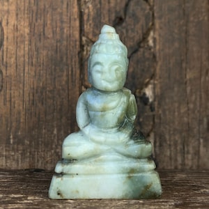 Kleine Jade Buddha Figur