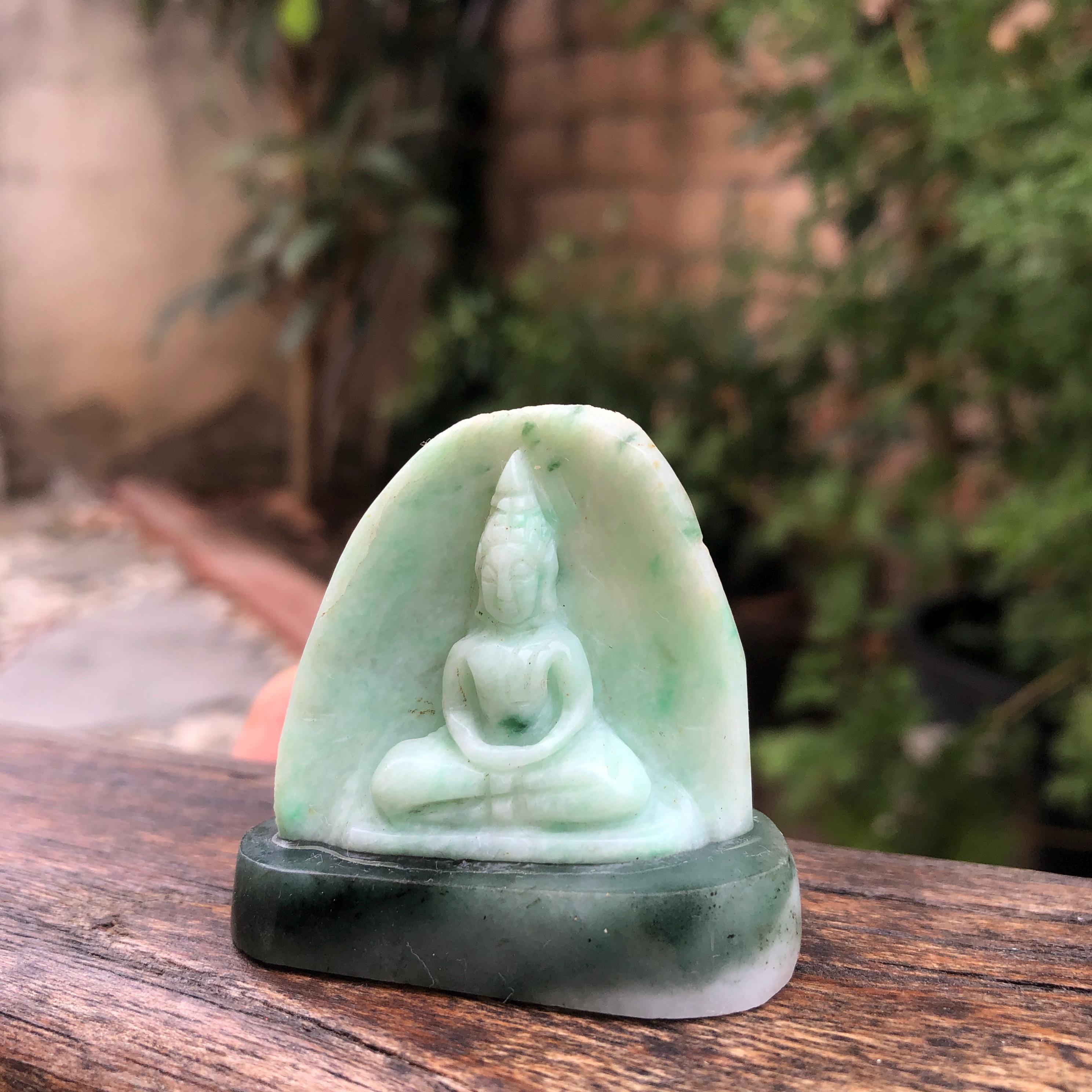 緑翡翠の仏陀座像 - Etsy 日本