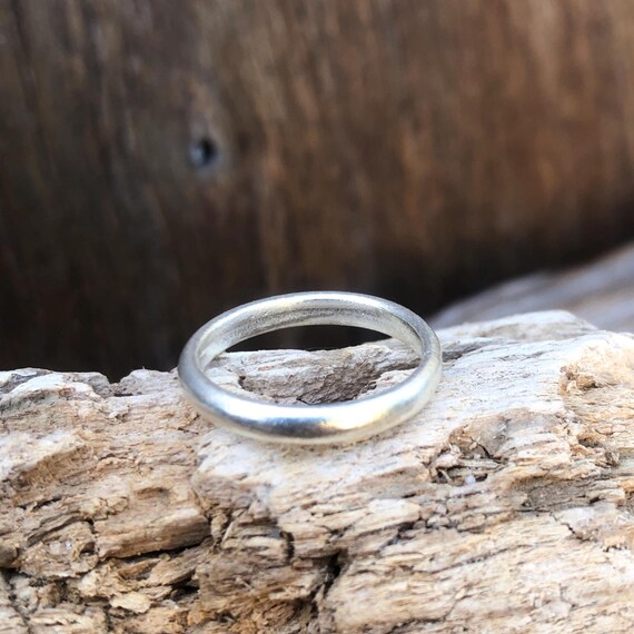 Simple Thin Silver Ring - image 4