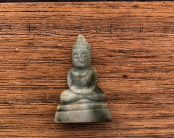 小さな翡翠の仏像 - Etsy 日本