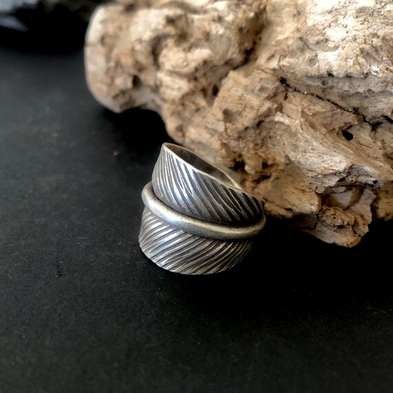 Etched Hilltribe Silver Leaf Ring - image 2