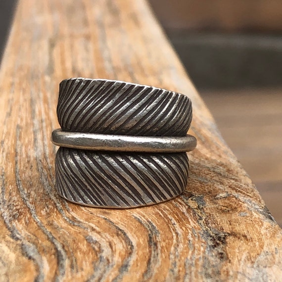 Etched Hilltribe Silver Leaf Ring - image 1