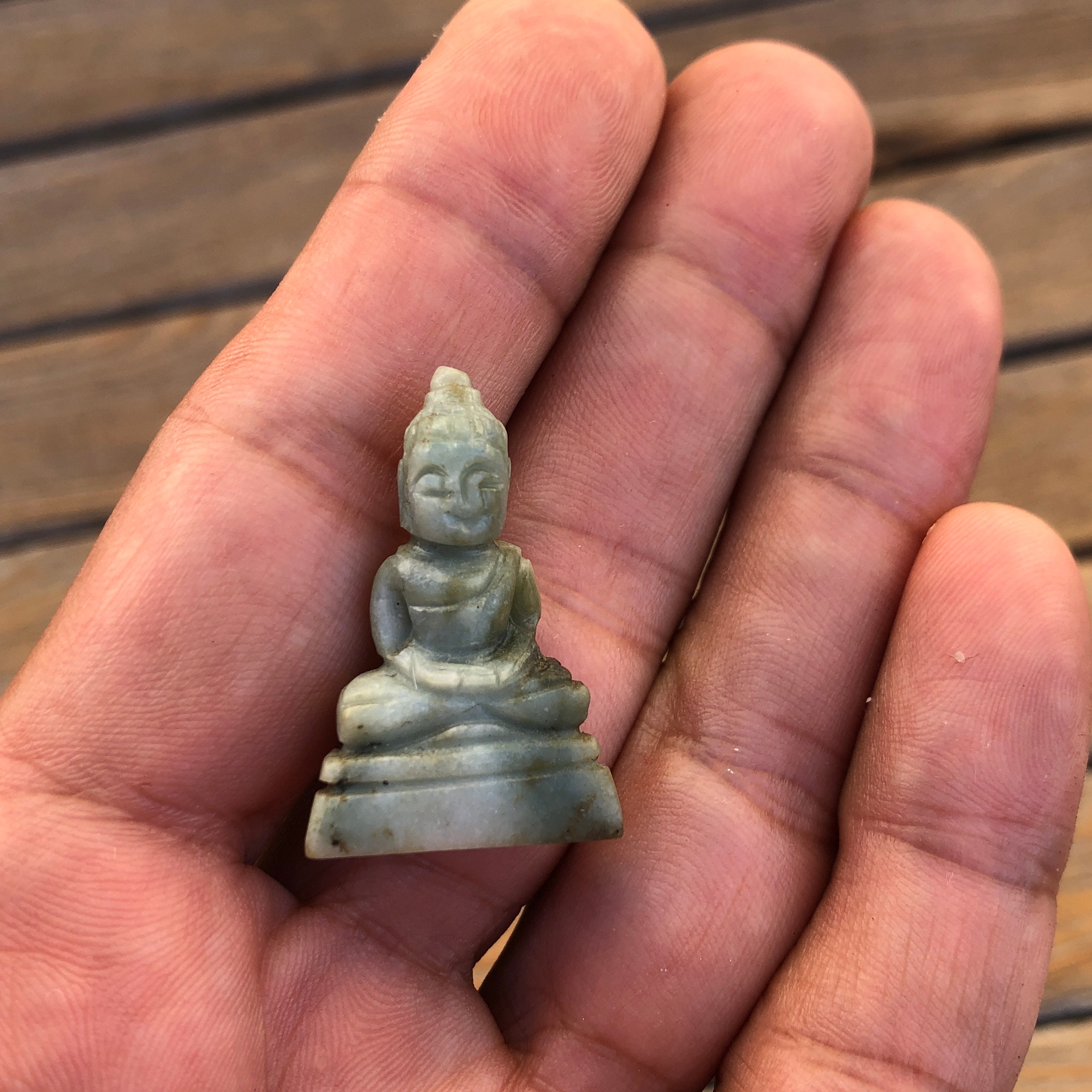 小さな翡翠の仏像 - Etsy 日本