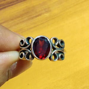 Red Garnet Sterling Silver Ring - Elegant 925 Jewelry
