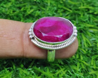 Bague rubis teint en Inde : bague ovale en argent sterling