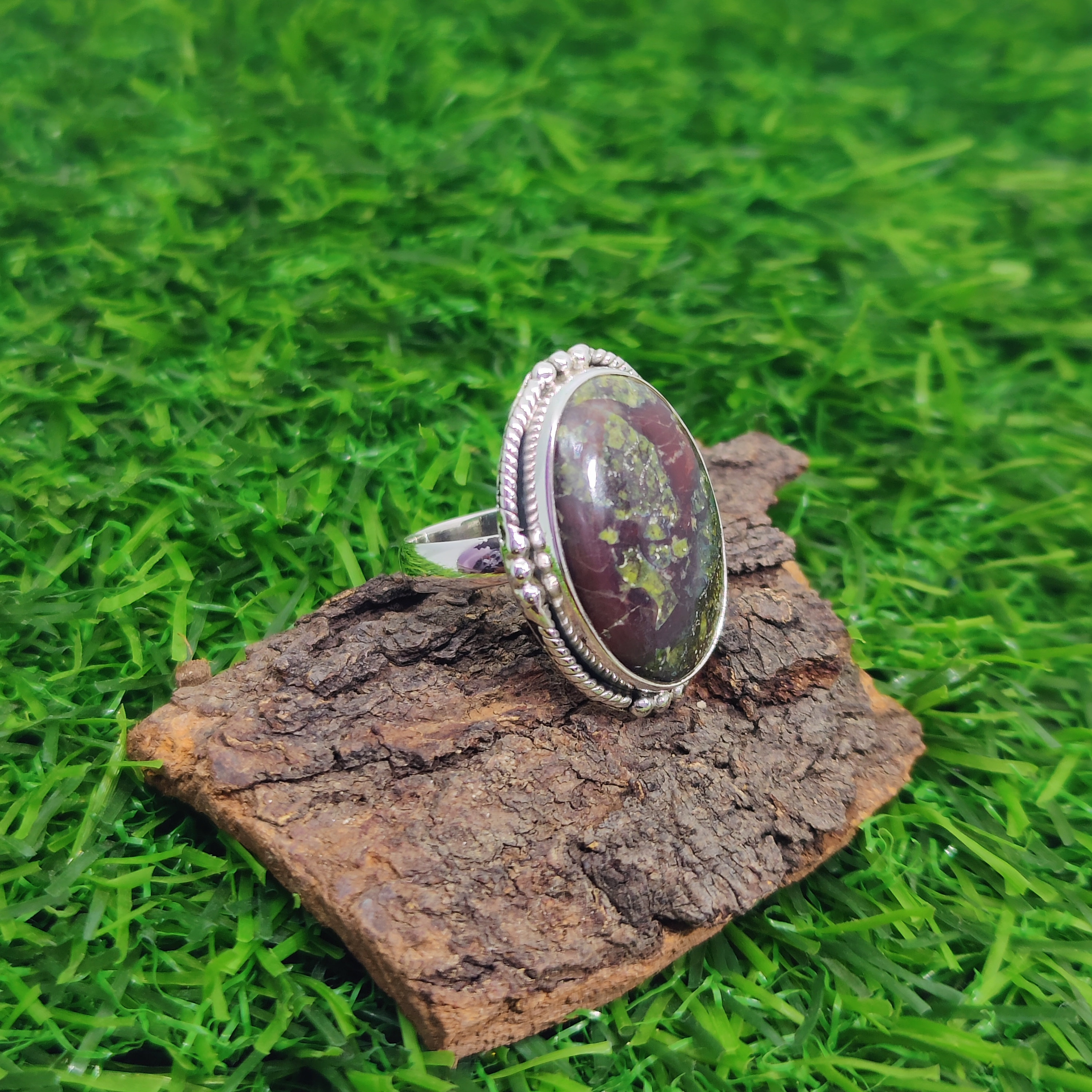 Bague Ancienne Dragon Ciselée – Œil En Rubis, Argent Massif, Modèle Unique Et Splendide