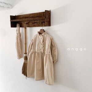 Milk Latte girls drees. Classic and elegant European style girls dress. Made in Korea.