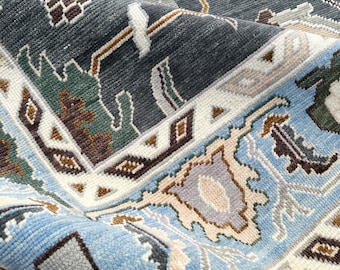 Hand Knotted Oushak Wool Rug: Traditional Turkish Knot, Vintage Style