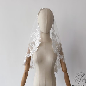 Exquisite Floral Mantilla Bridal Veil, Elegant Lace Floral Veil with Comb, Ivory/White/Beige/Champagne Tulle Lace Veil