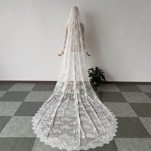 French Romantic Bridal Veil. Mantilla Veil with Floral Lace. Vintage Wedding Veil. Custom Made Lace Veil.