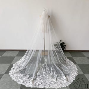 Lace Sunflower Bridal Veil, Ivory/White Wedding Veil, Handmade One-Tier Veil, Classic Lace Veil