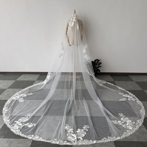 New mantilla veil with comb. Single layer lace veil. Cathedral bridal veil. Elegant lace flower veil. Floral veil.