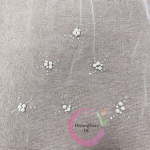 Pearl rhinestone flower bridal veil. Elegant one layer wedding veil. Classic cathedral veil with comb. Romantic pearl veil