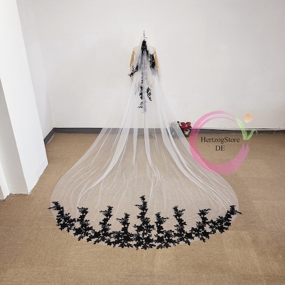 Black Lace Floral Bridal Veil. Unique Design Cathedral Veil  display picture 1