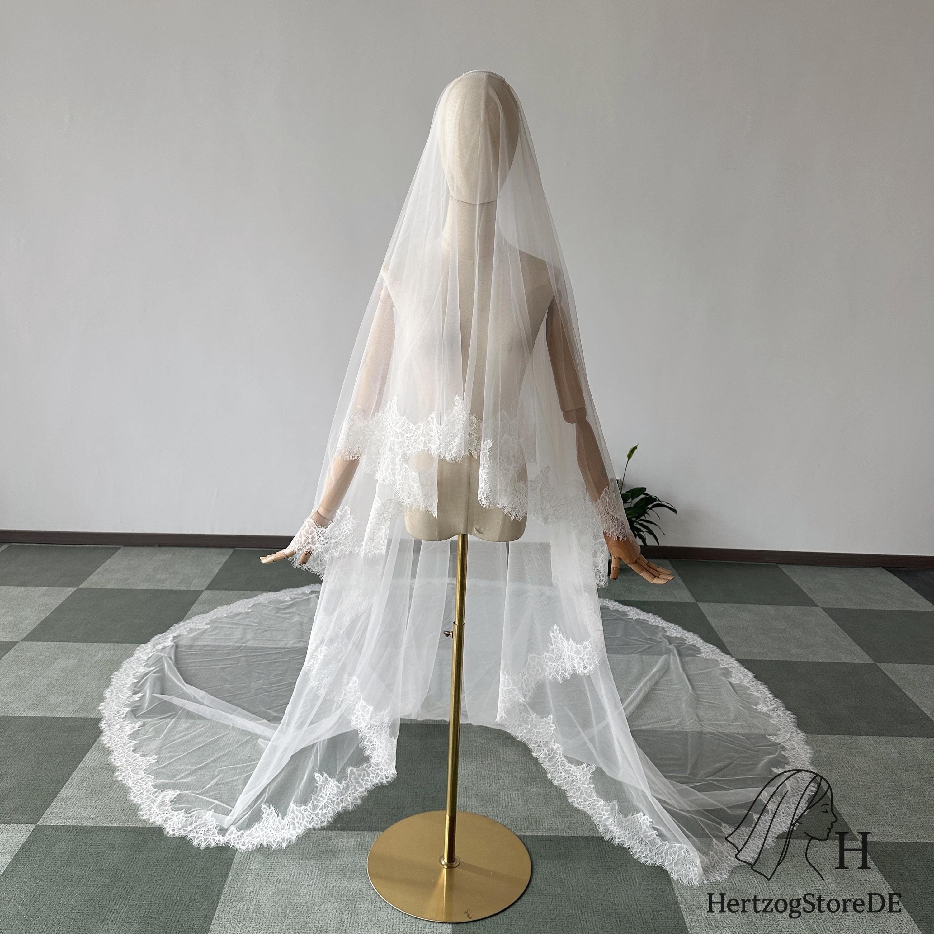 Elegant Marionet Ivory Lace Bridal Veil Bridal Veils | Lace, Embroidered & Handcrafted Veils | Marionat main image 4