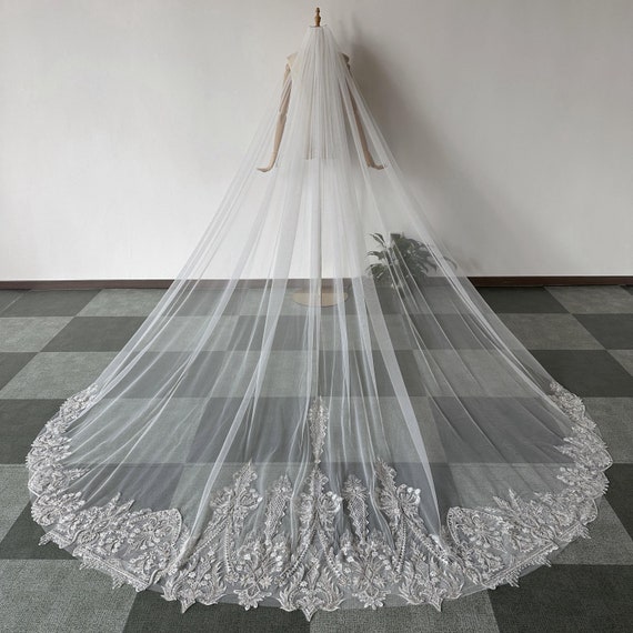 Shimmer Bridal Veil for Church. Luxurious Glitter Wedding  display picture 3