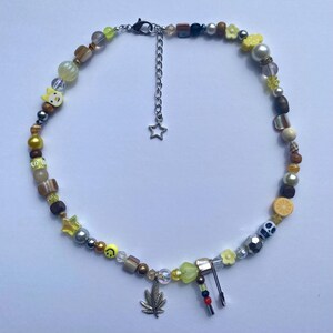 LUCKY LEAF // chunky beaded clutter junk necklace! // y2k x cluttercore x DECORA