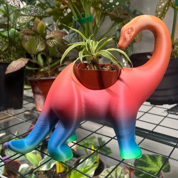 Jardinera de dinosaurios arcoíris impreso en 3D