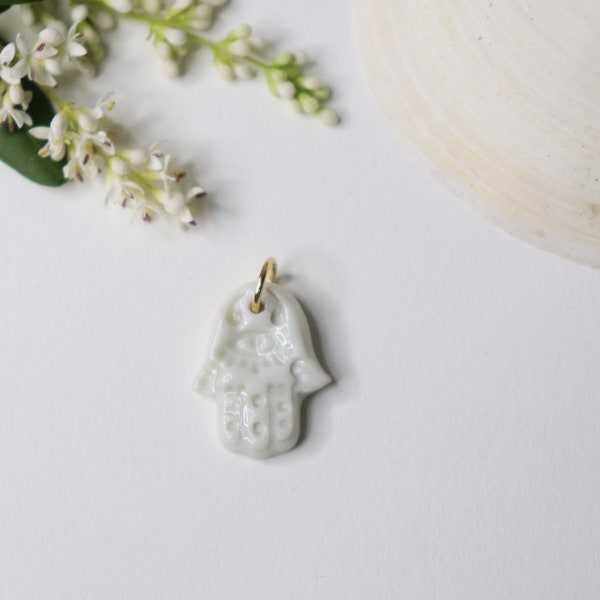 1 pendentif main Hamsa Fatma en porcelaine artisanale