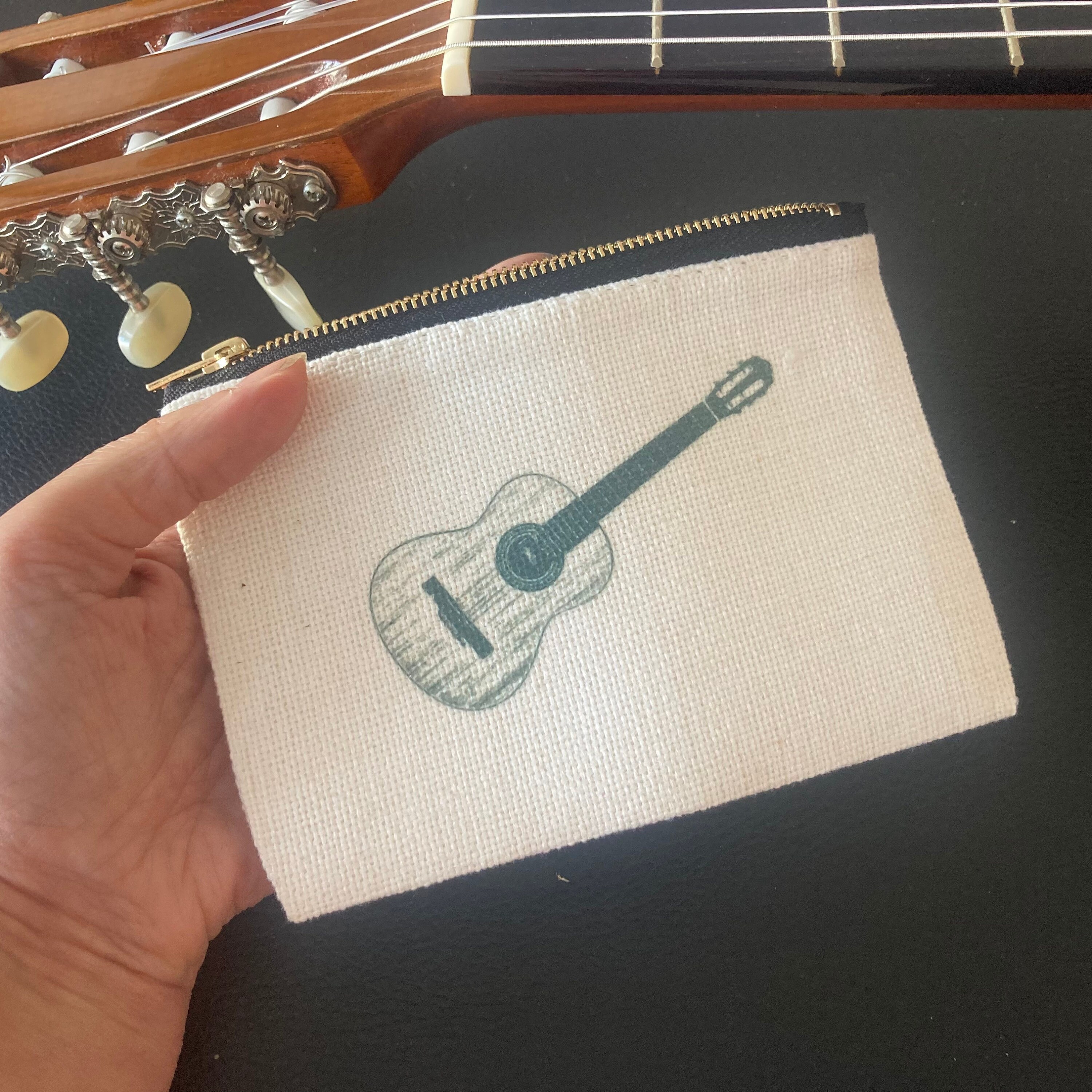 Accessory Bag for Guitar with Cleaning Cloth, Gift Guitar Player Concert Guitar