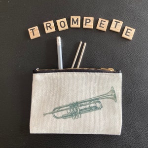 Small accessory bag for trumpet players with name, personalized Christmas gift for trumpet teachers, jazz brass band