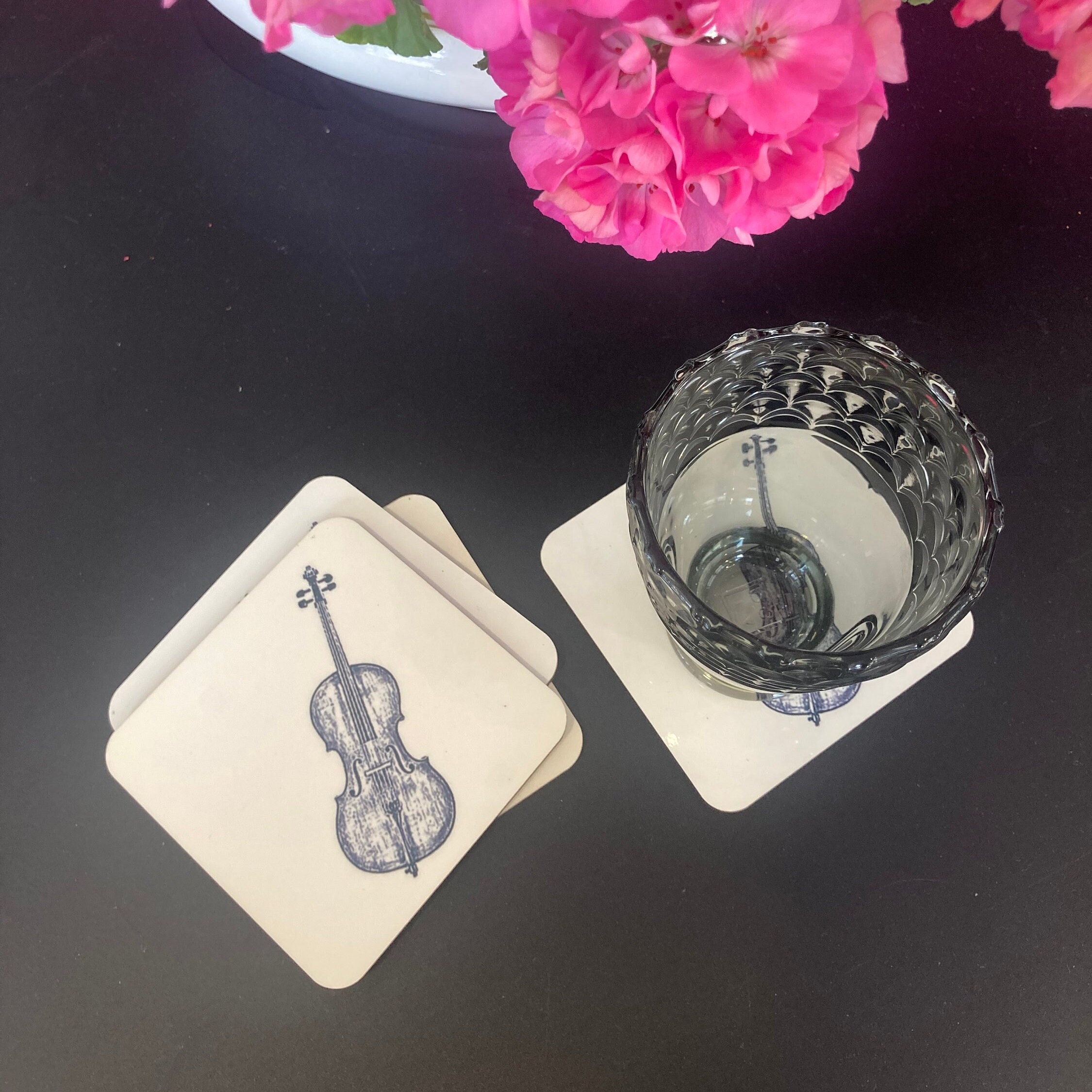 Cadeau violoncelliste, dessous de verre violoncelle personnalisé pour tasses et verres, décoration de table violoncelle avec nom, cadeau pour violoncellistes