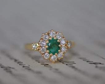 18 carat yellow gold ring green emerald antique diamonds