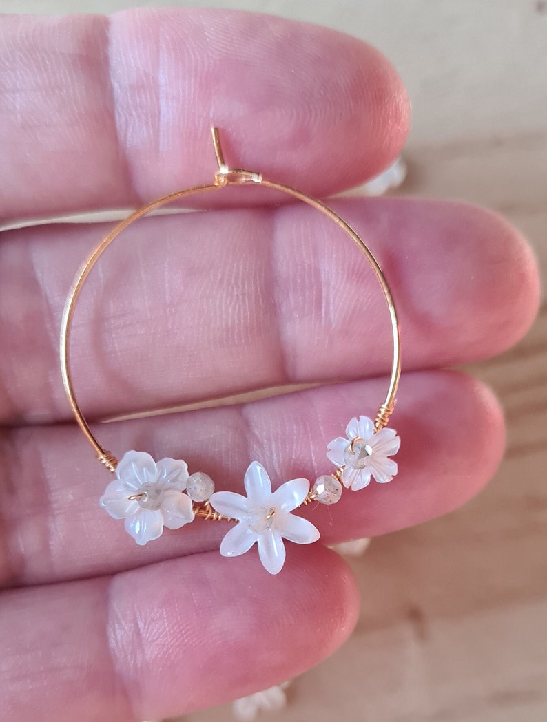 Flora earrings Mother-of-pearl flowers mounted on 24kt fine gold gilded hoops, women's gift, wedding idea, flower earrings, image 5