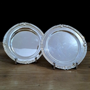 Christofle Paris Carafe Coaster / Plateau de carafe, 20th Century Vintage model Vendôme Set of Two finished with Bright Silver-Plating.