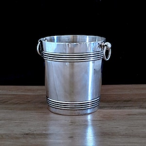 Christofle Paris Champagne Cooler / Ice Bucket, 20th Century Vintage Art-Deco model Biarritz finished with Silver-Plating.