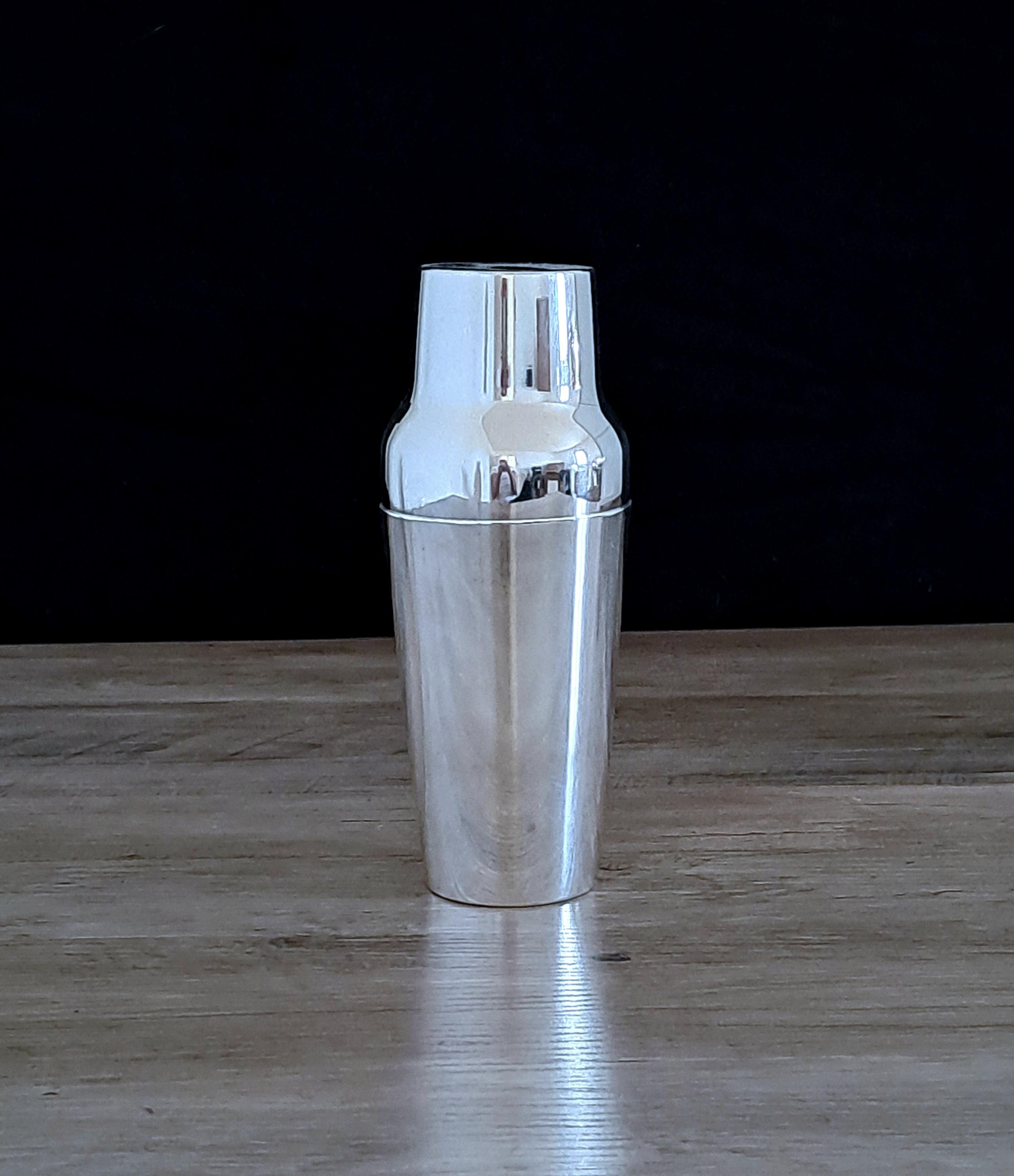 French Vintage Parisian Shaker, 20th Century Art Deco Style