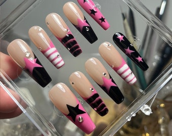 Set de uñas francesas con estampado de estrellas rosas, uñas postizas Y2K, negras de lujo, hechas a mano, reutilizables, uñas tipo ataúd/almendra Y2K
