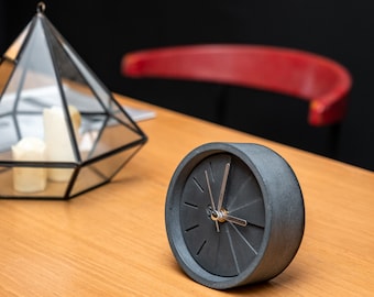 Handmade Concrete Table Clock: Modern Minimalist Desk Decor