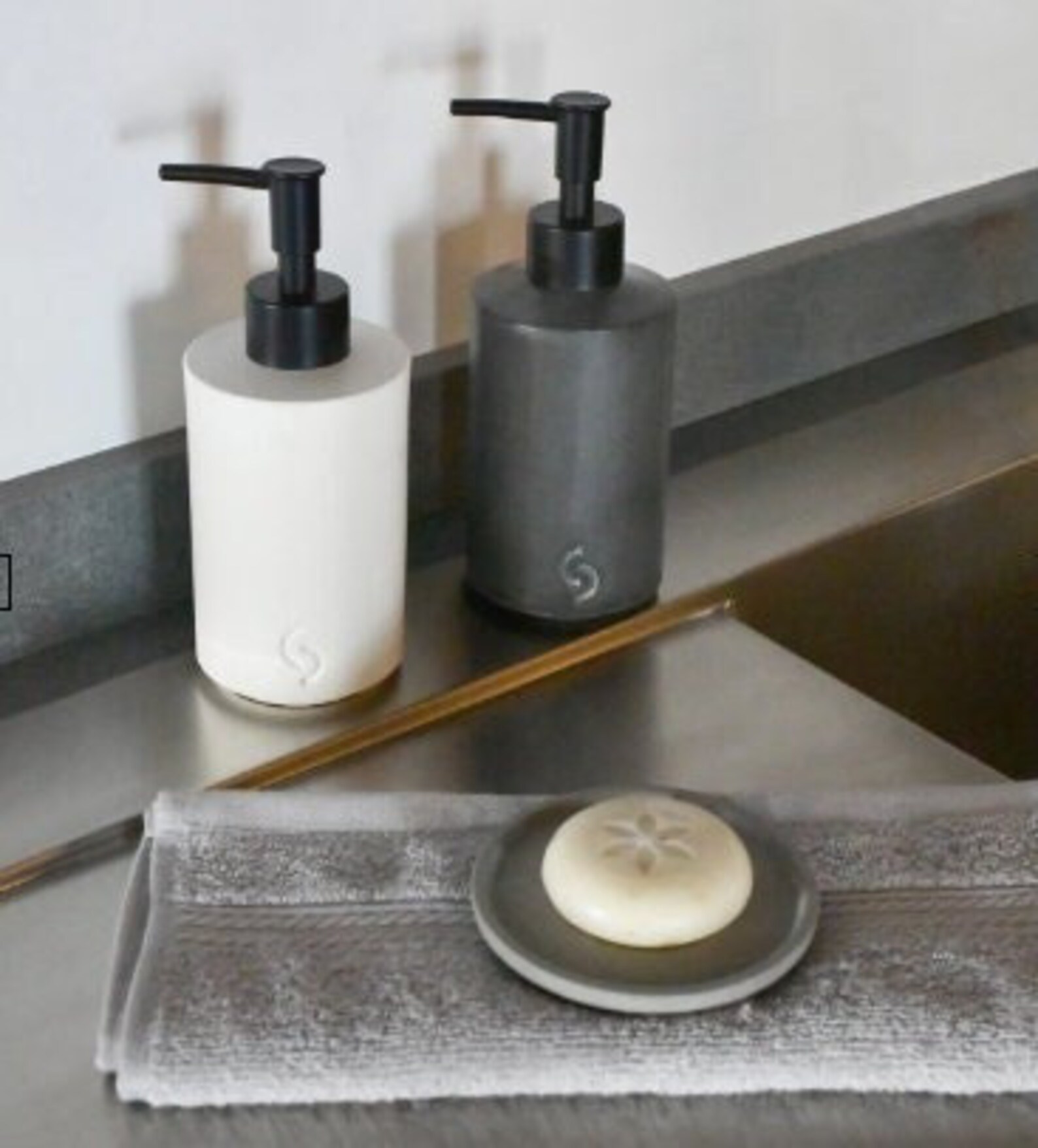 Concrete Liquid Soap Dispenser Set, Soap Dispenser Set of 2 for Your