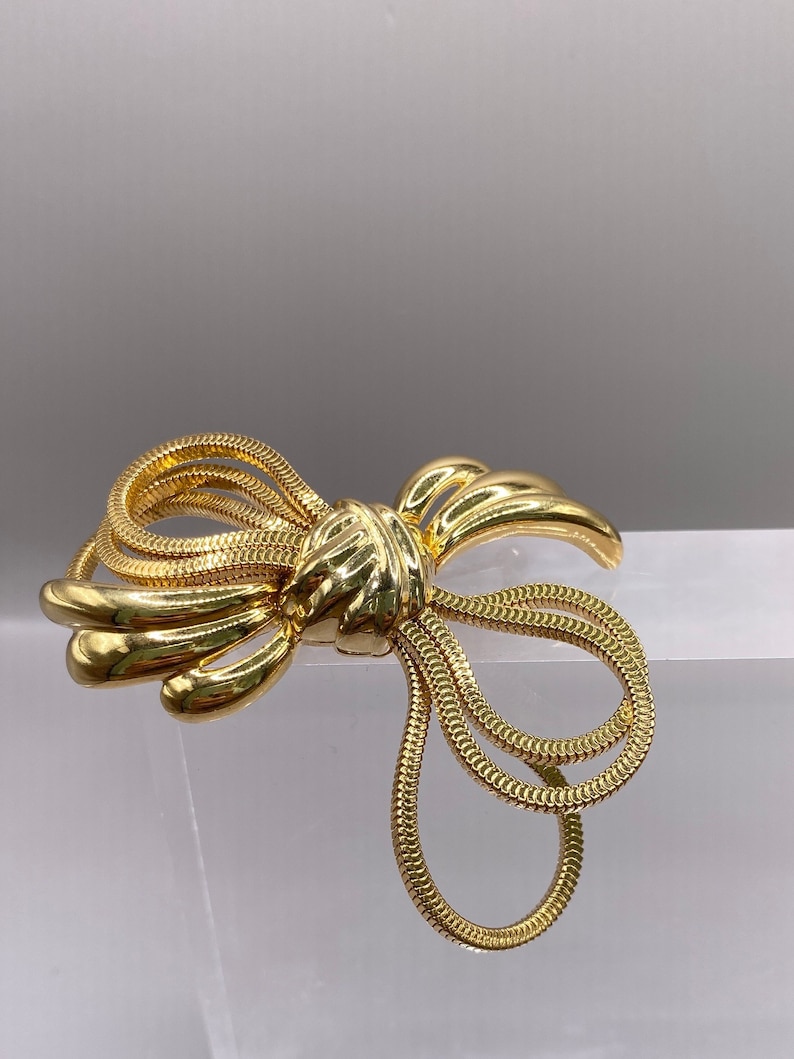 Broche Vintage Biche De Bere Paris En Or Doré Avec Cœur Love - Bijou De Créateur Français