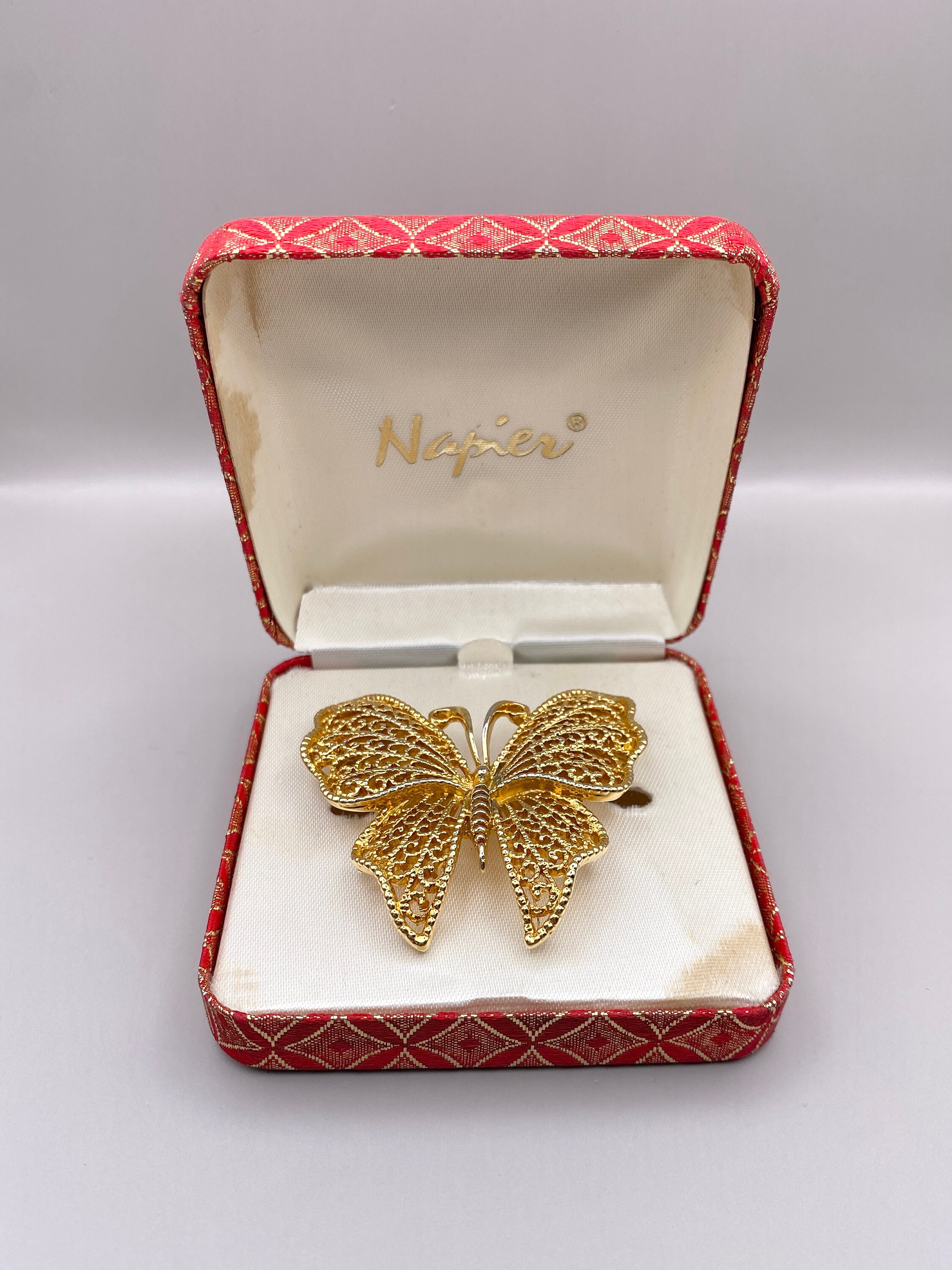 vintage 1960\'s gold-tone Napier filigree butterfly brooch. Vintage Gold Tone Napier Butterfly Pearl Filigree Brooch  main image 2