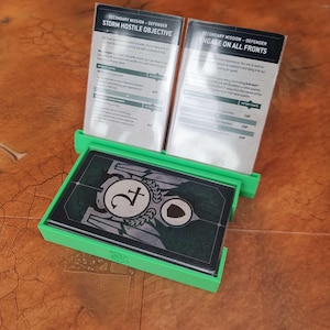 Suporte para cartas de baralho de missão Warhammer 40K | Comporta cartas de tarô com capa | Ícone de facção | Porta-cartas aprovado por capítulo | Presente de mesa