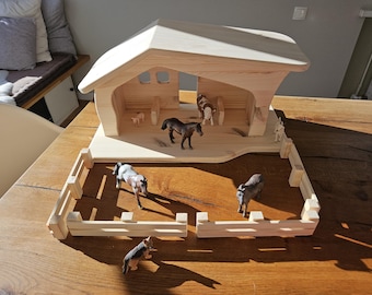 Krippe Weihnachtskrippe  Holz-Bauernhof Handarbeit Waldorf / Ostheimer Stil